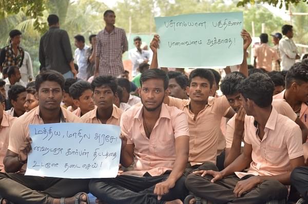 Student groups showing support for the protest (Prabhu Mallikarjunan/101Reporters)